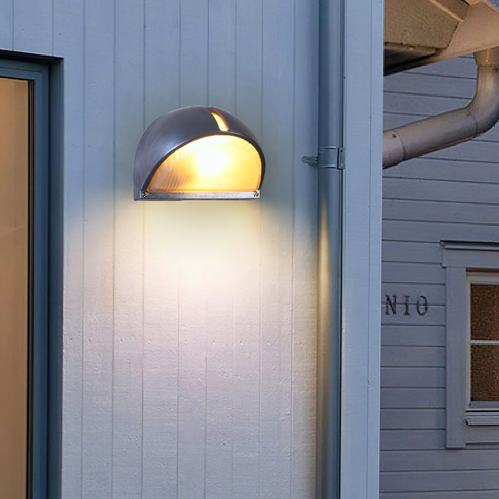 Metal Outdoor Wall Sconce – Durable Sconce with Glass Shade