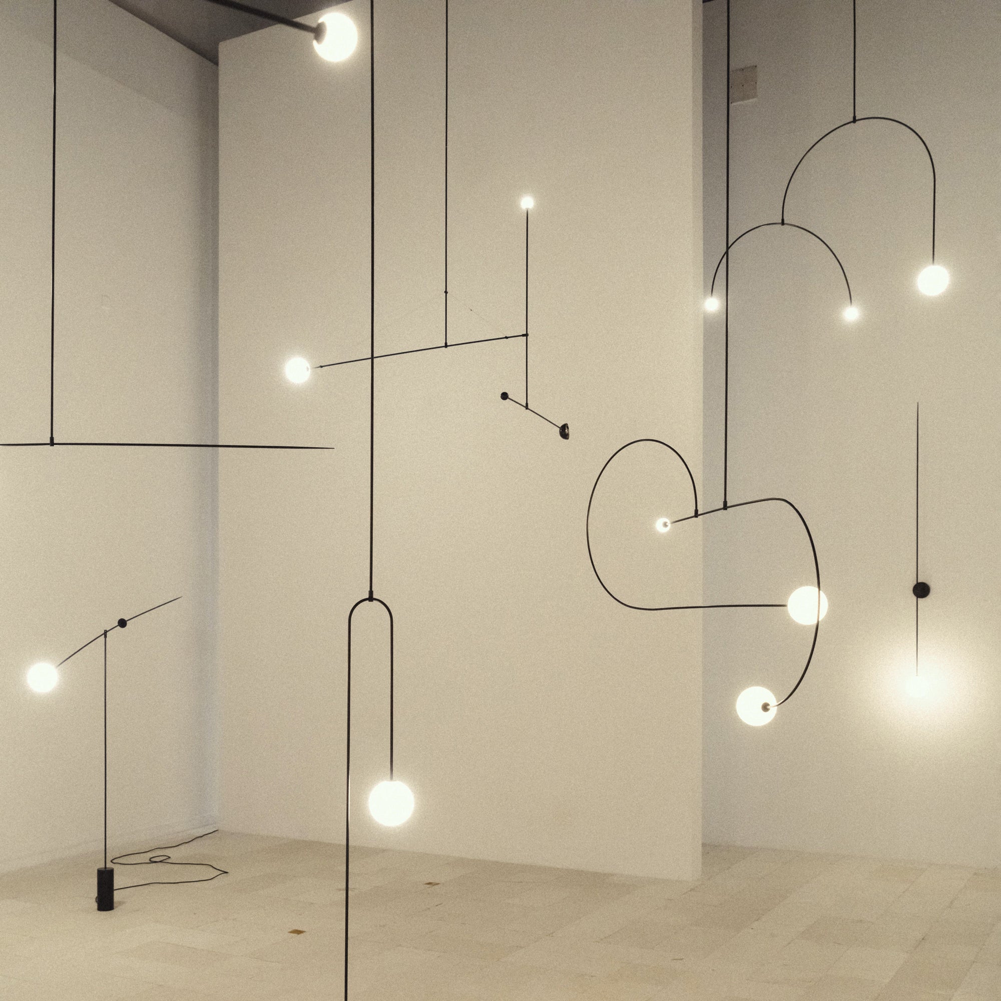 Modern Mobile Chandelier – Adjustable Hanging Light Fixture