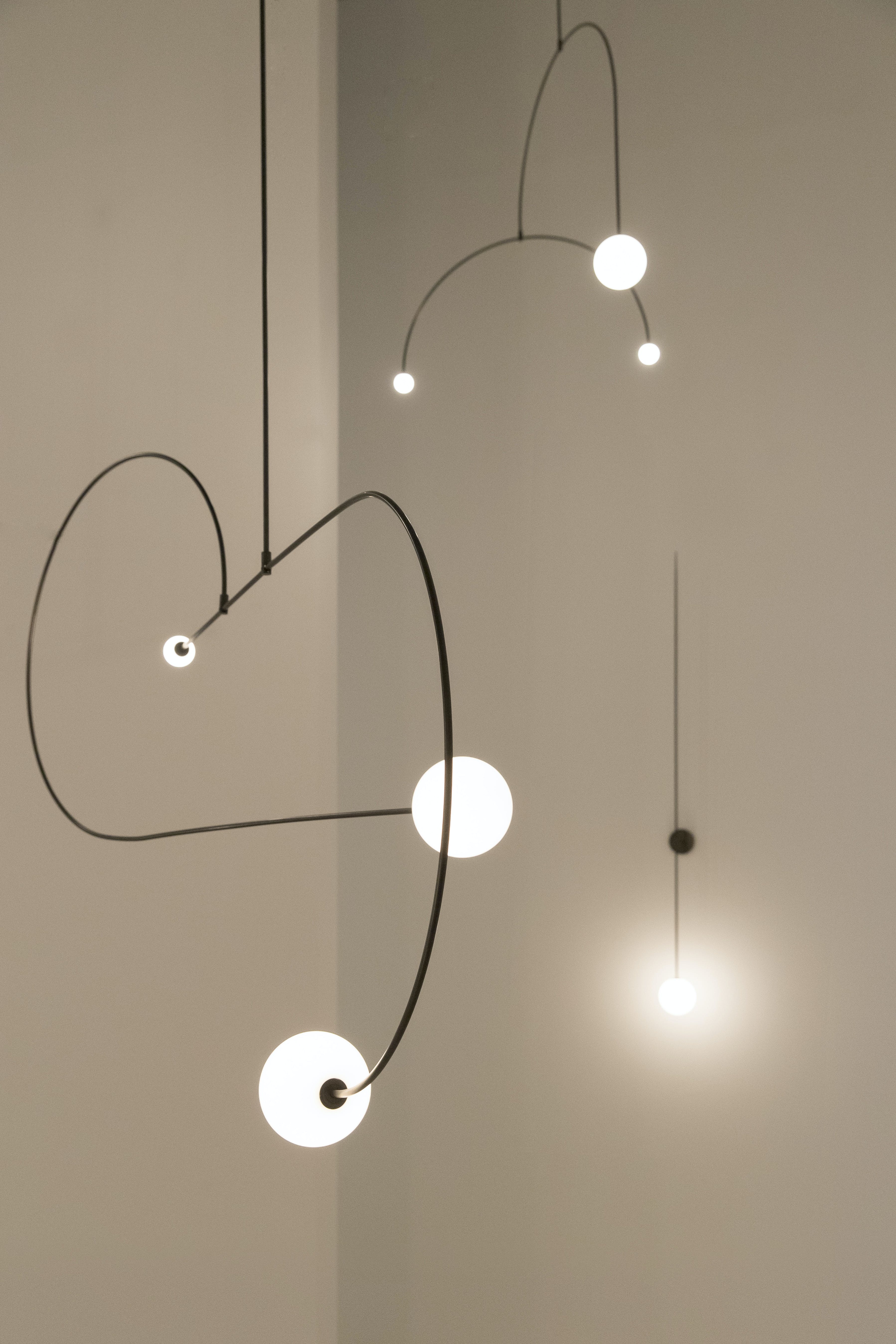 Modern Mobile Chandelier – Adjustable Hanging Light Fixture