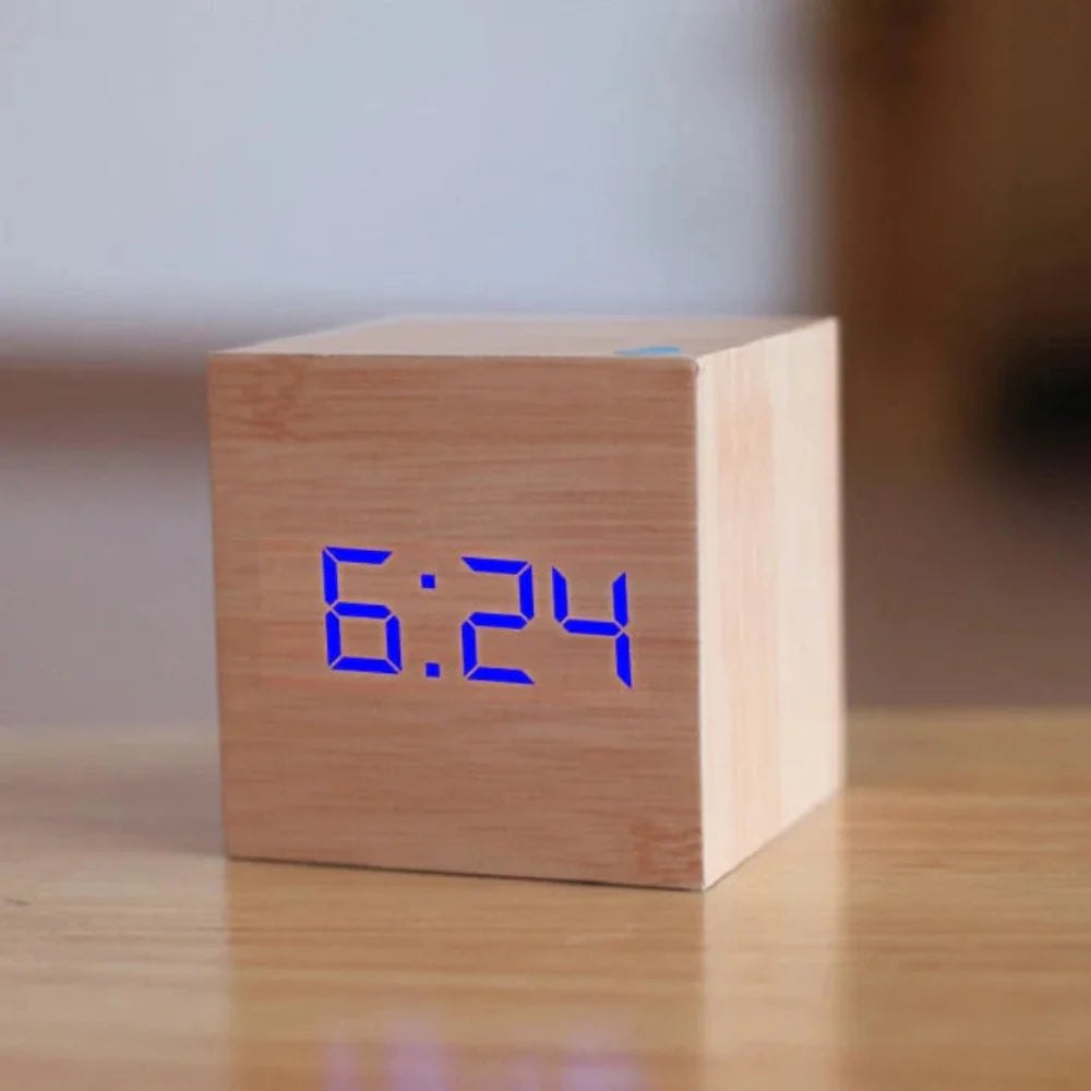 Minimalist LED Digital Alarm Clock – Customizable Brightness and Sleep Mode