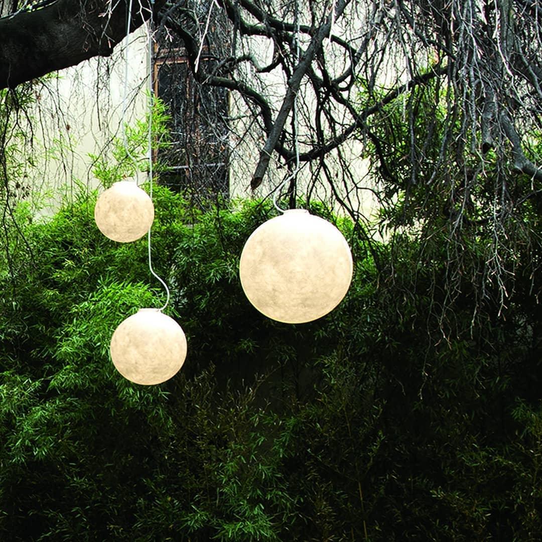 Moon-Shaped Pendant Lamp – Modern Celestial Ceiling Lamp