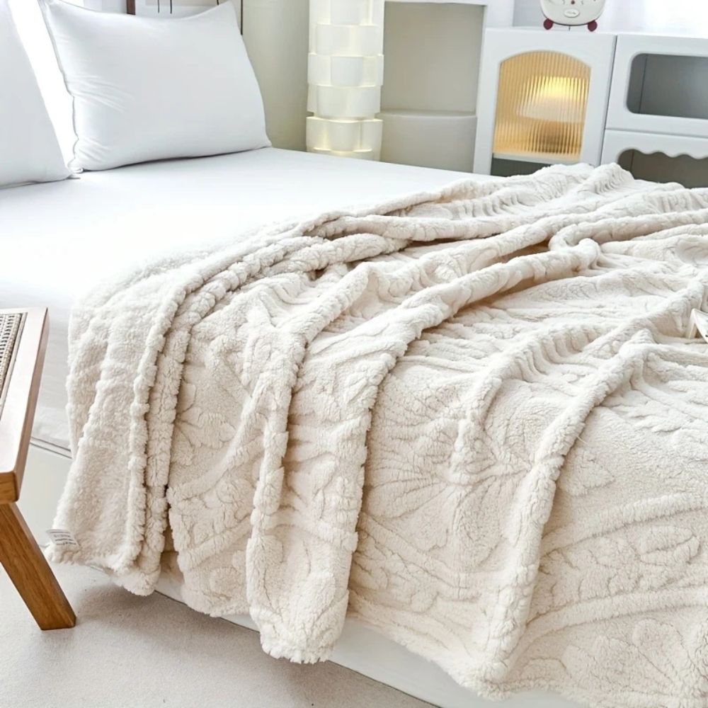 Fleece Blanket with Paris Weave Jacquard