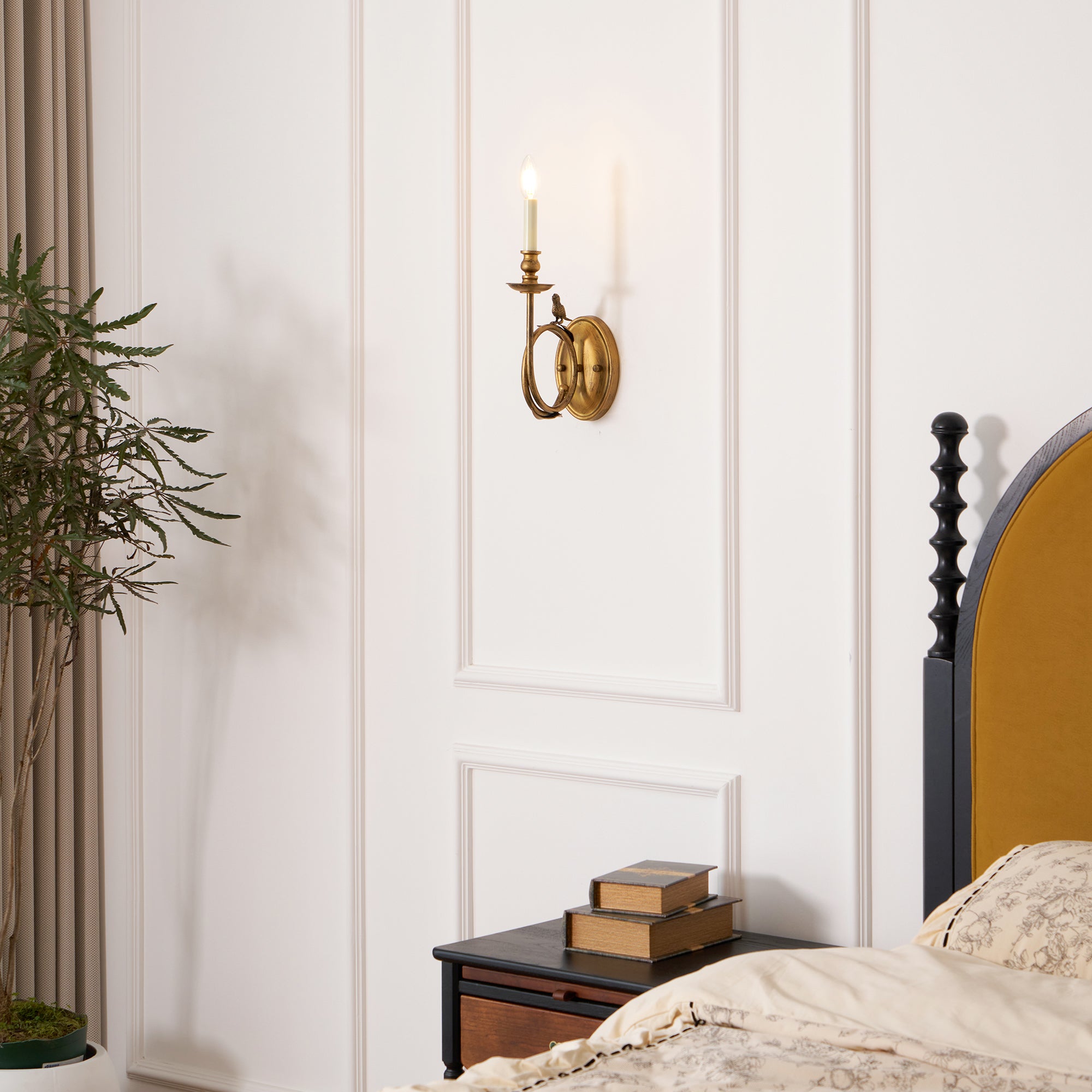 Vintage Style Perching Bird Wall Lamp – Stylish Indoor Light