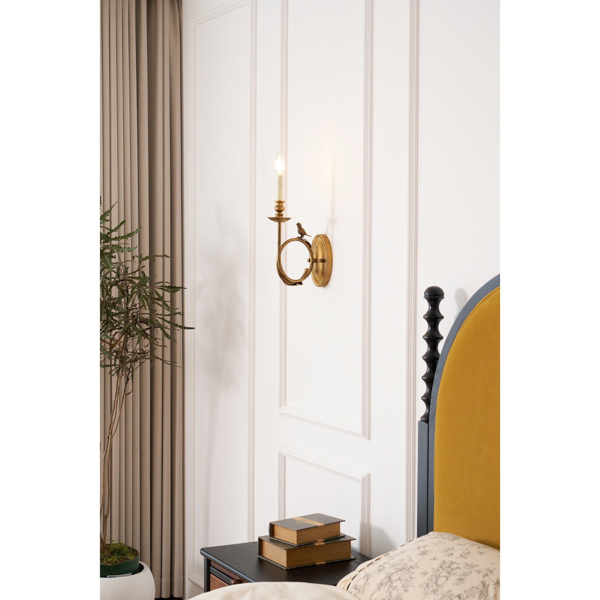 Vintage Style Perching Bird Wall Lamp – Stylish Indoor Light