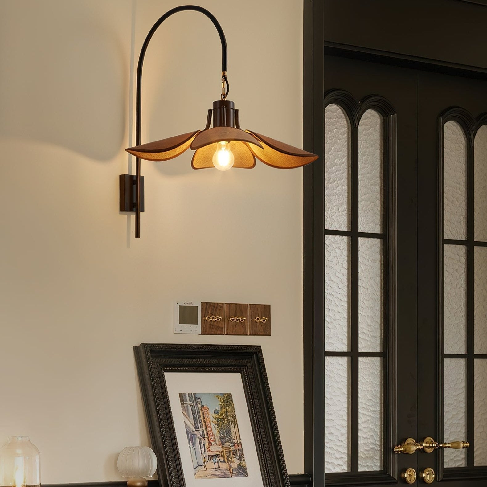 Minimal Petal-Shaped Wall Light | Wall Mounted Light
