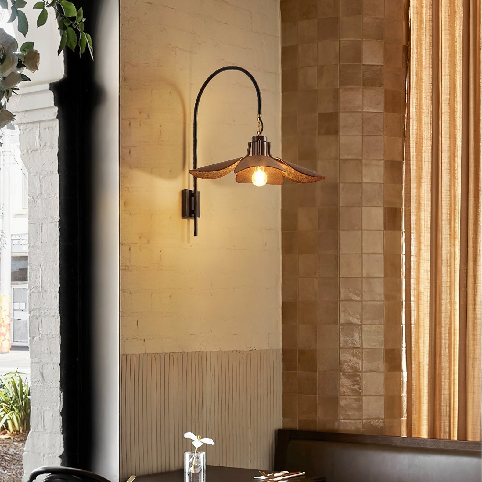 Minimal Petal-Shaped Wall Light | Wall Mounted Light