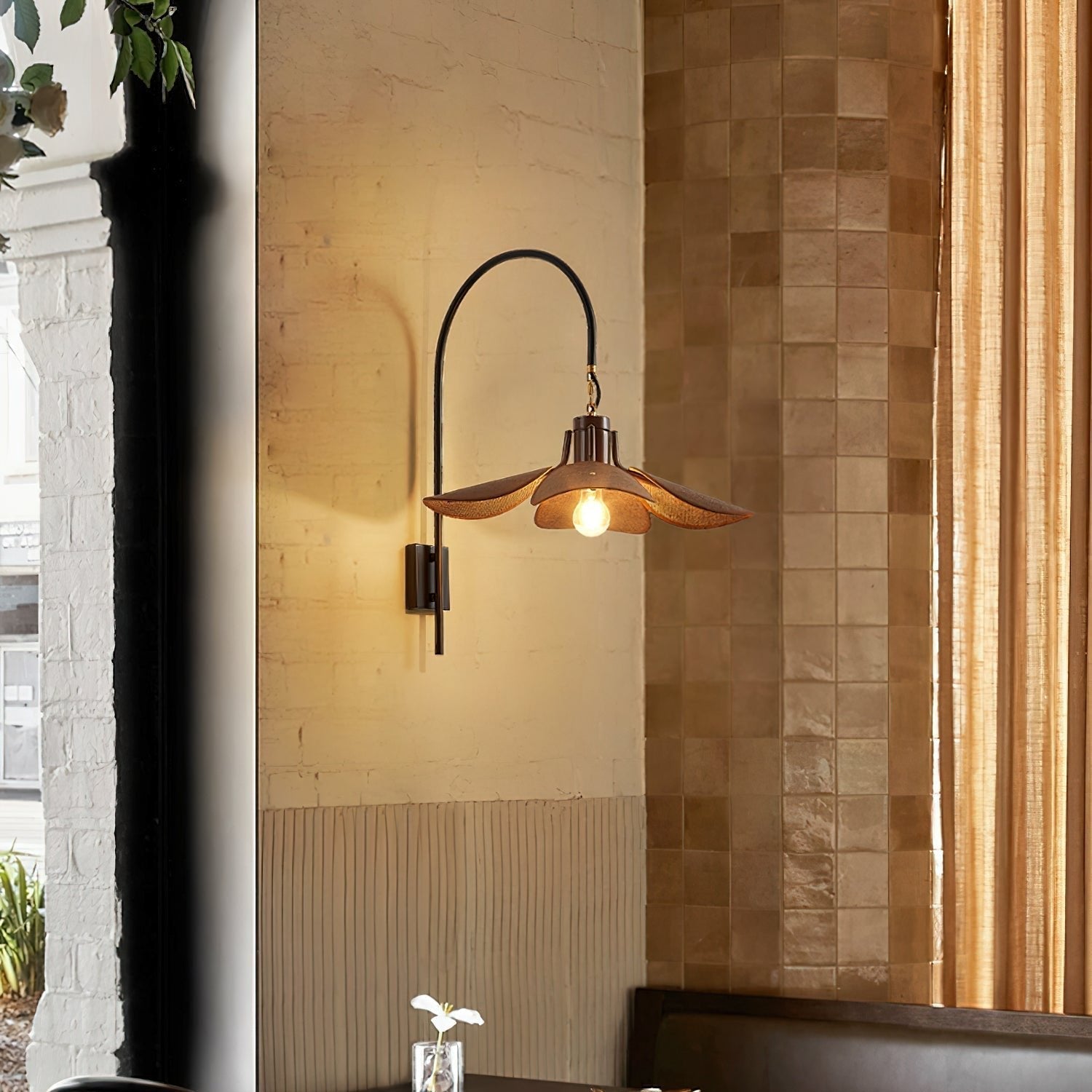 Minimal Petal-Shaped Wall Light | Wall Mounted Light