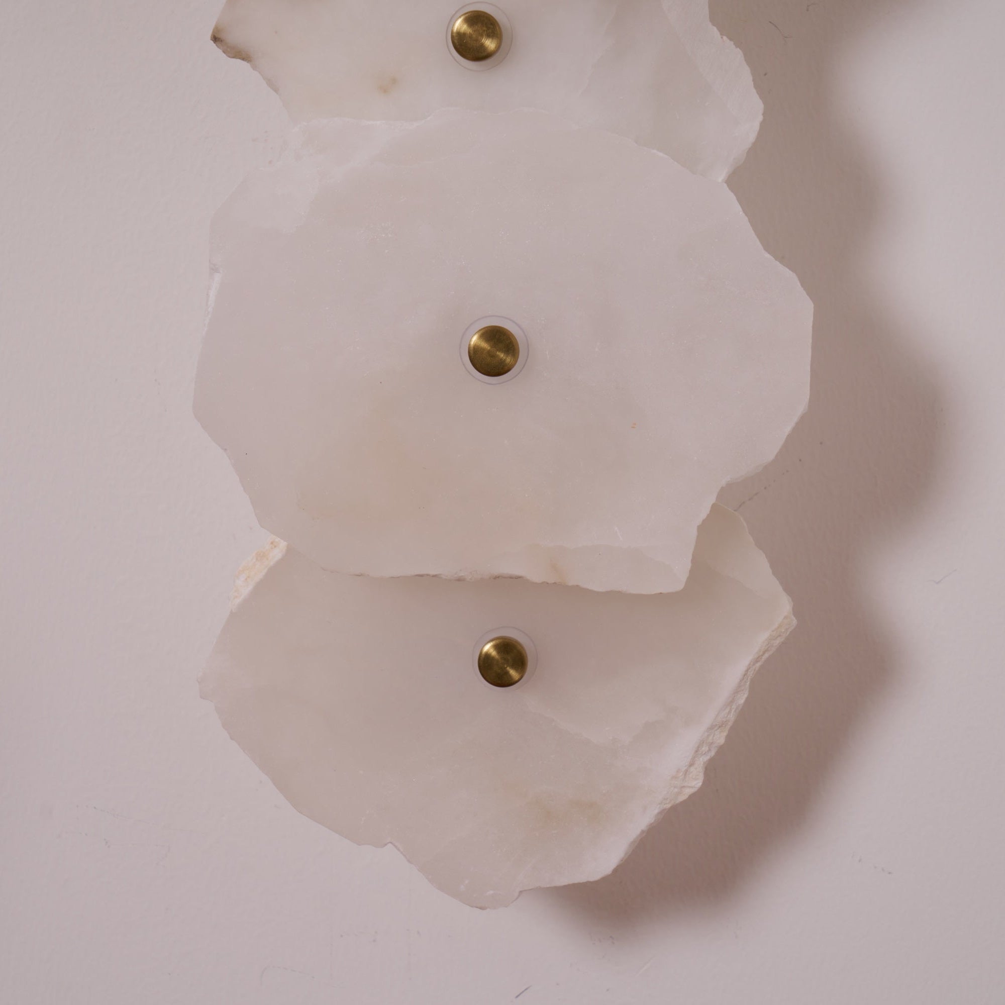 Flower-Shaped Alabaster Wall Lamp – Warm LED Lighting Sconce