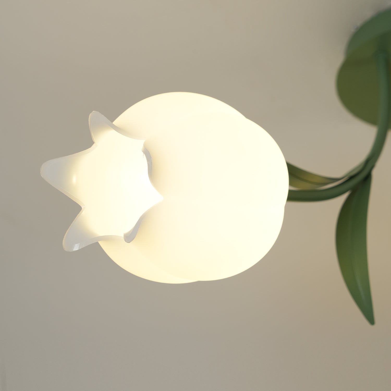 Floral Ceiling Lamp with Cream-White Lily Shades – Iron Frame