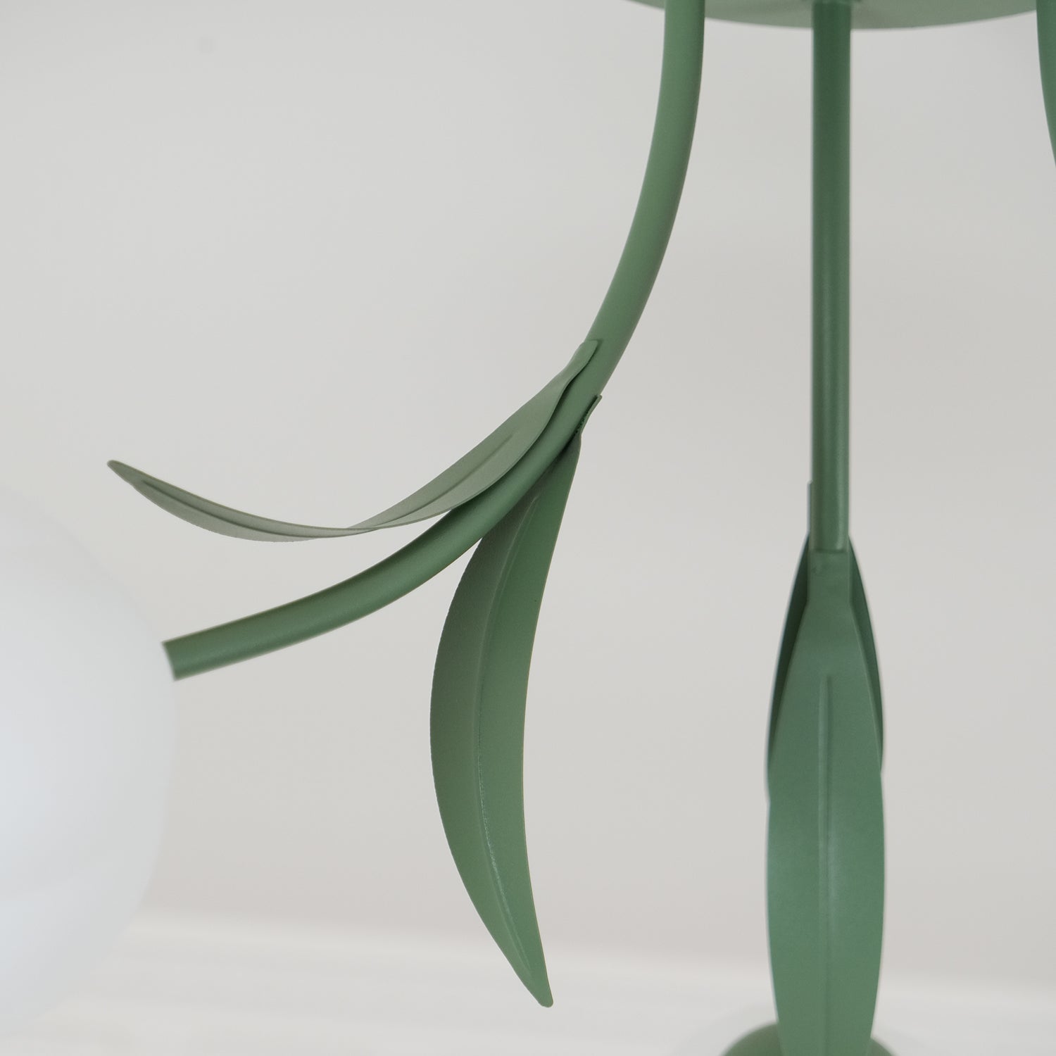 Floral Ceiling Lamp with Cream-White Lily Shades – Iron Frame