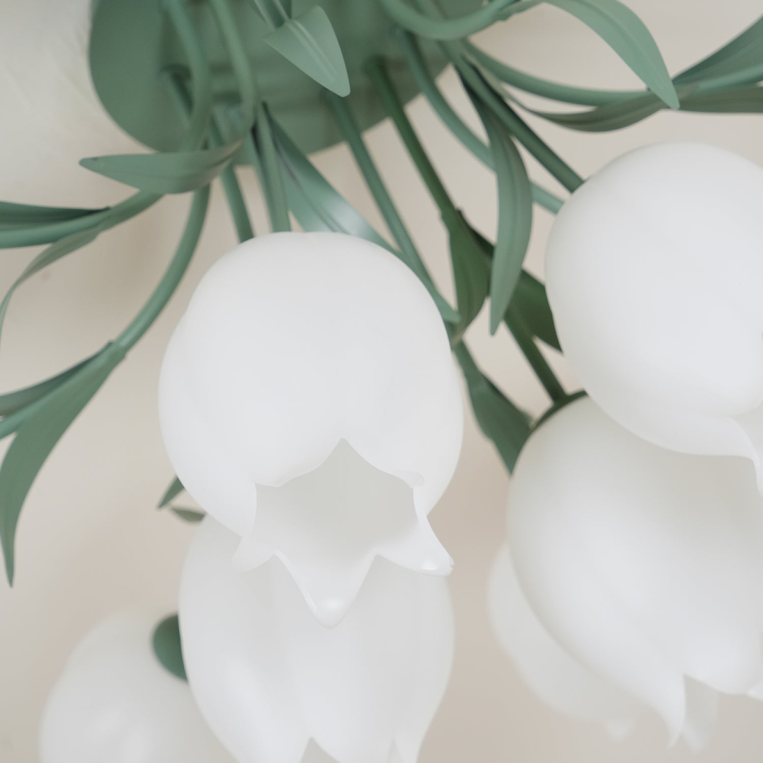Floral Ceiling Lamp with Cream-White Lily Shades – Iron Frame