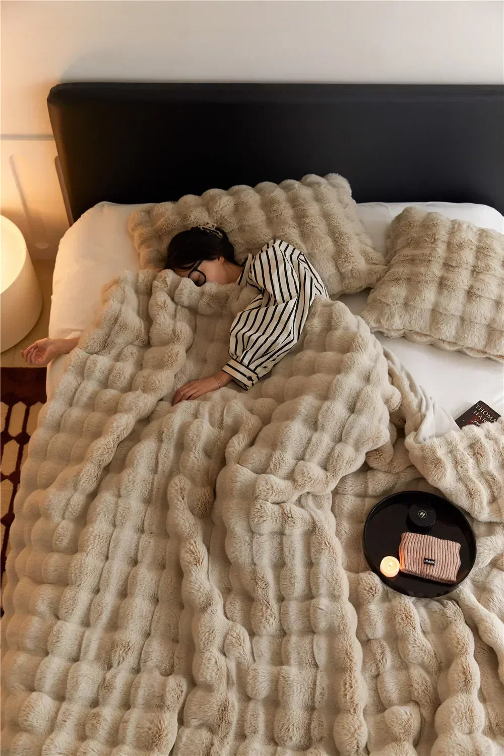 Luxurious Double-Sided Fleece Throw