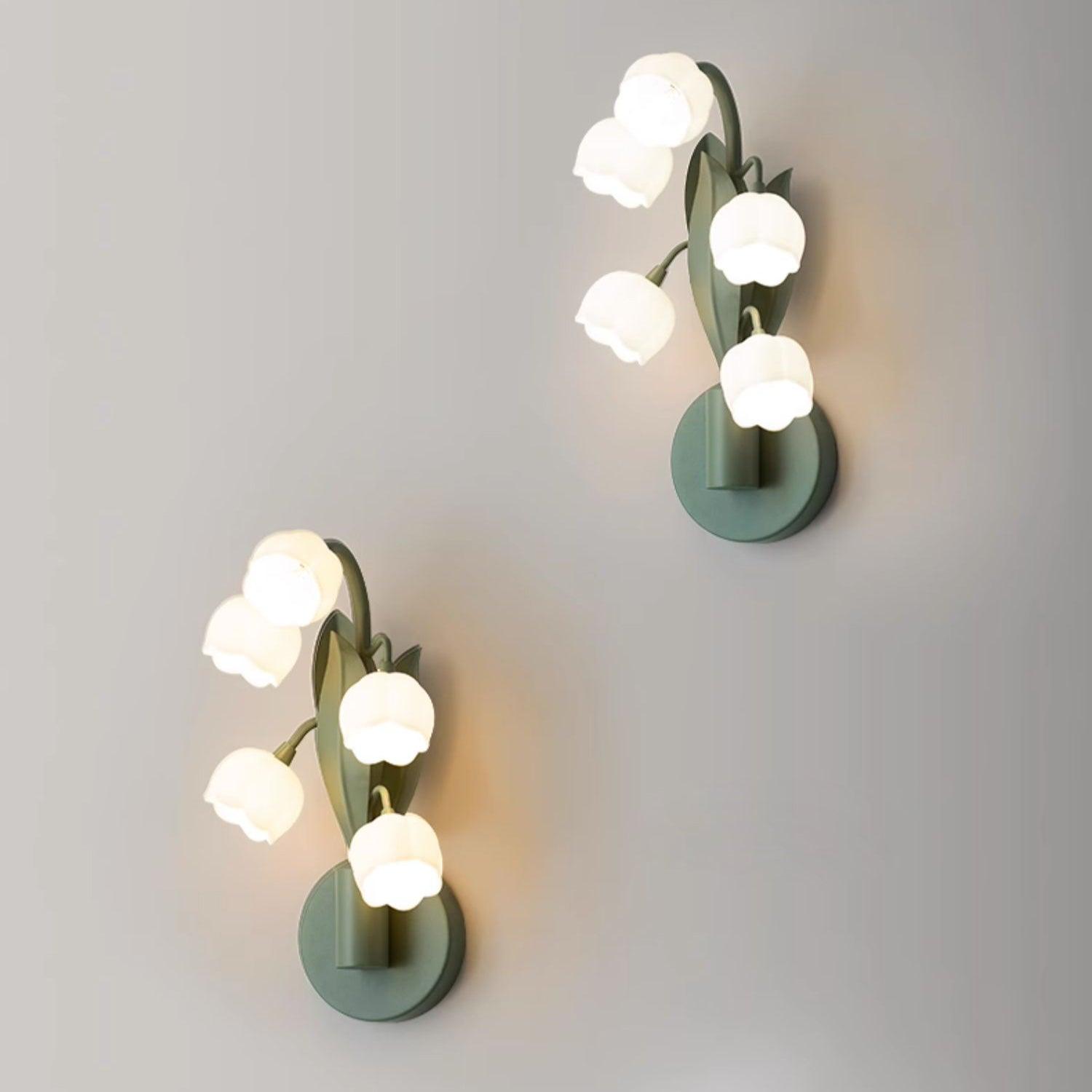 Modern Floral Wall Light – Botanical Design with Soft Natural Lighting
