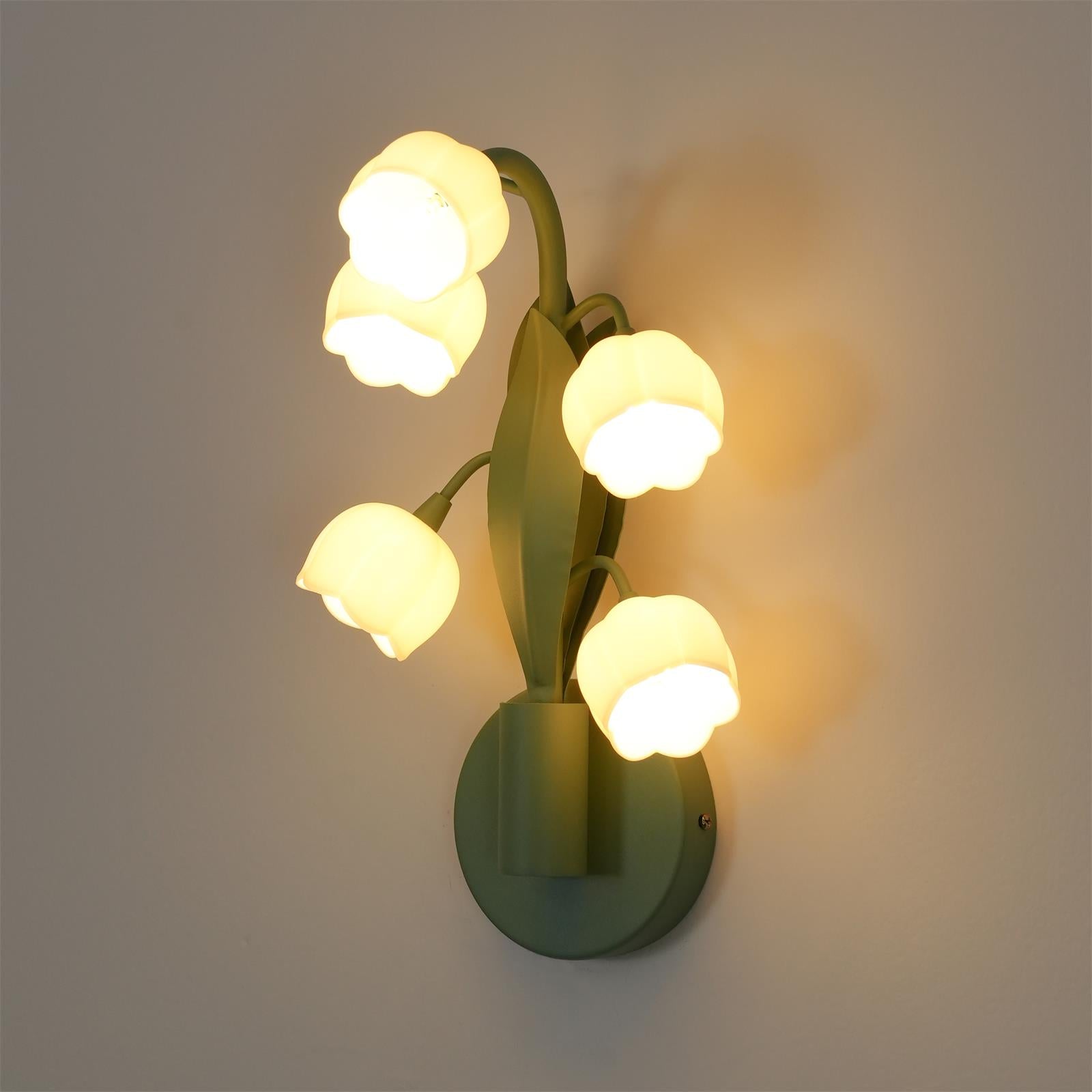 Modern Floral Wall Light – Botanical Design with Soft Natural Lighting