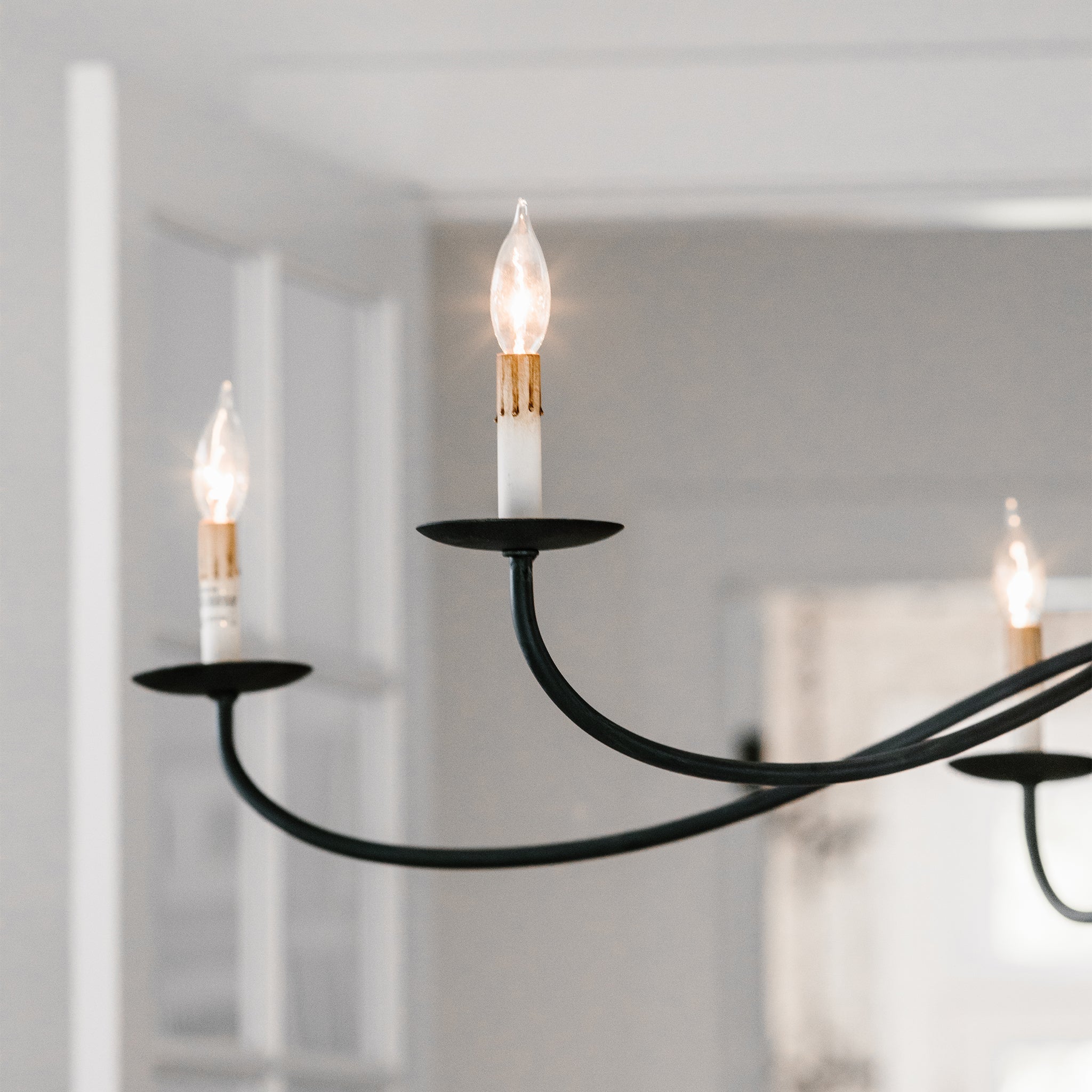 Rustic Farmhouse Candle-Style Chandelier – Classic Charm Ceiling Lamp