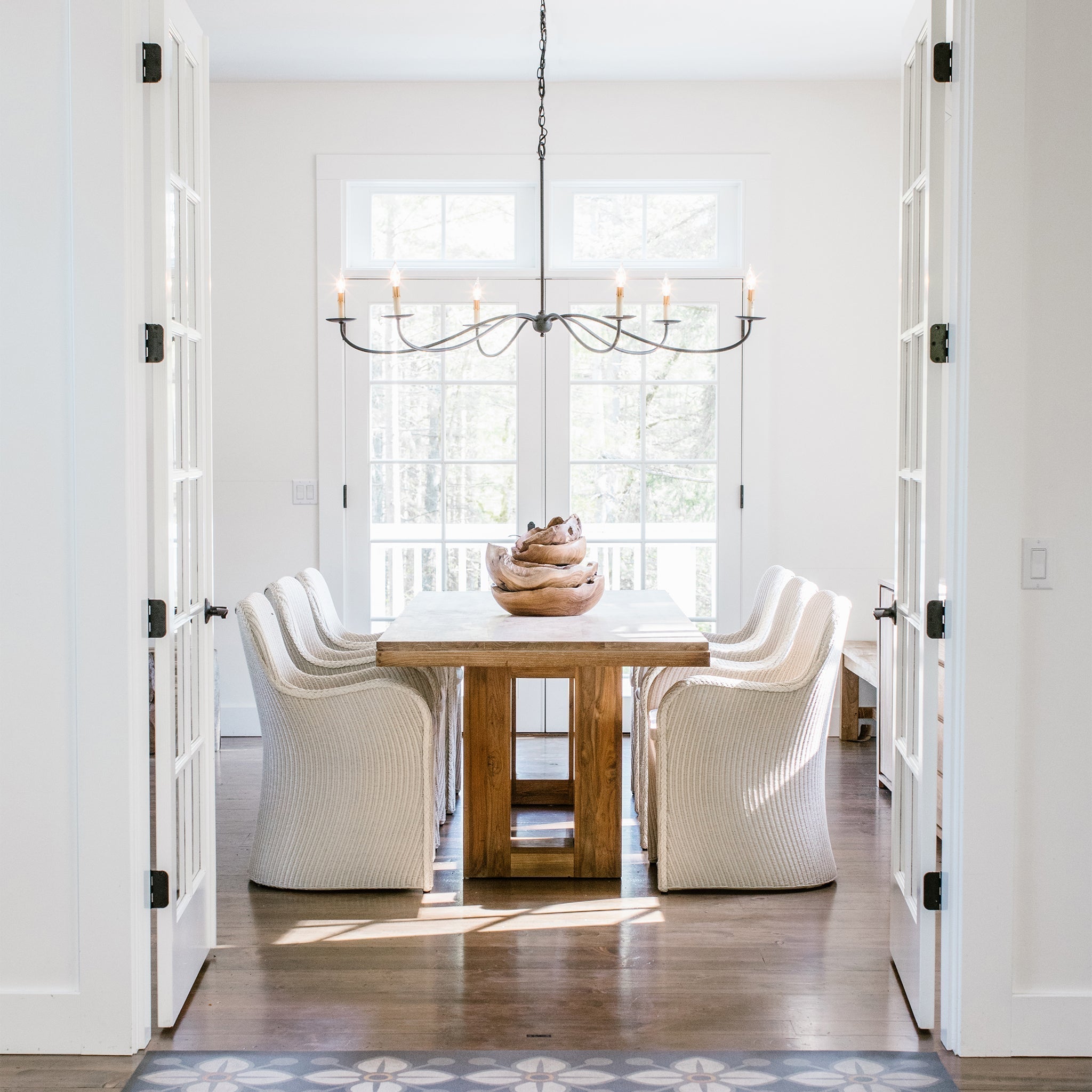 Rustic Farmhouse Candle-Style Chandelier – Classic Charm Ceiling Lamp