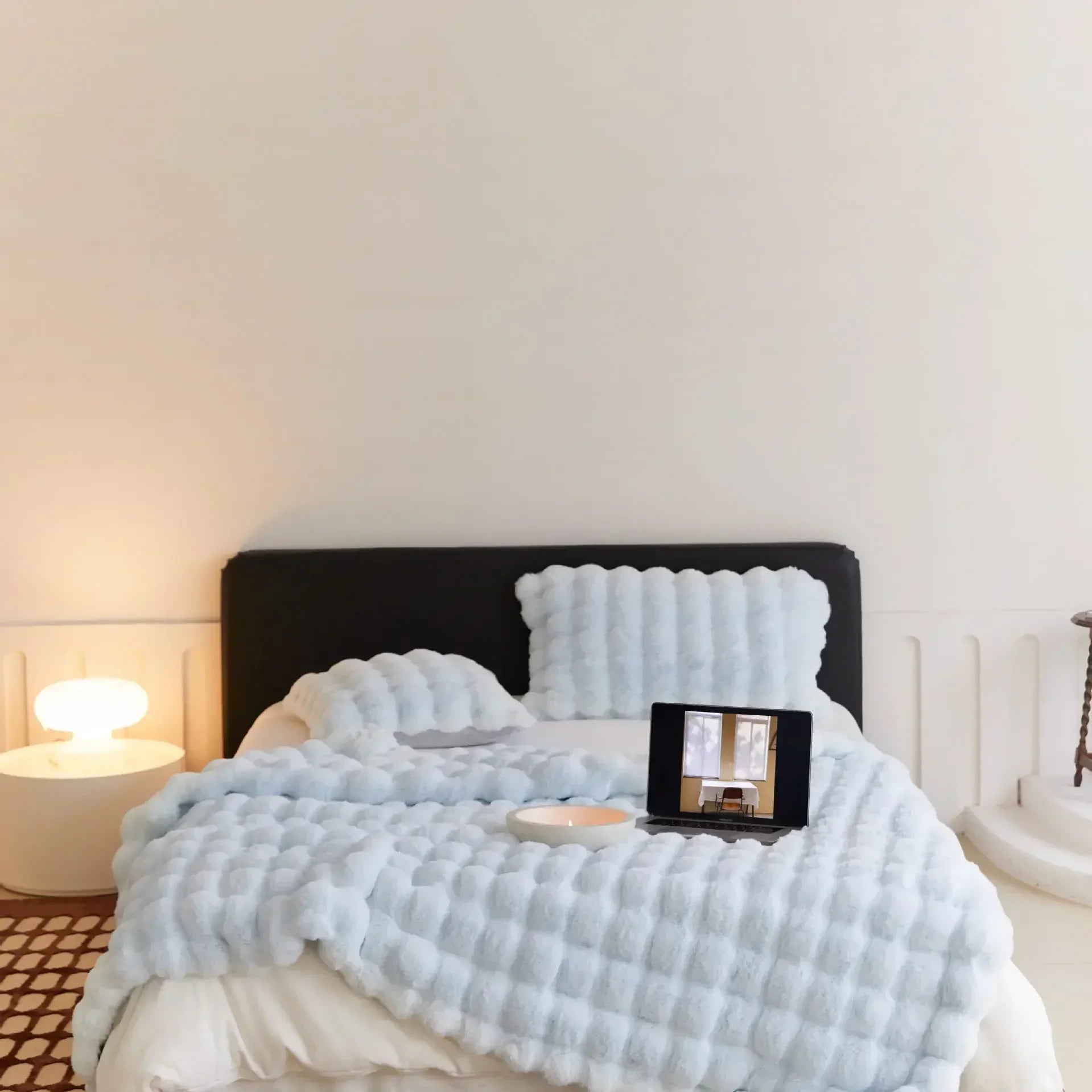 Luxurious Double-Sided Fleece Throw
