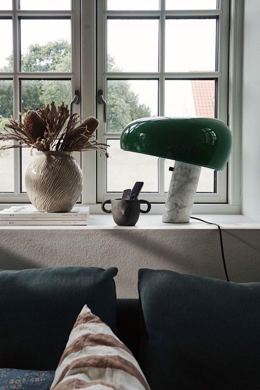 Modern Marble Table Lamp – Dimmable Lighting