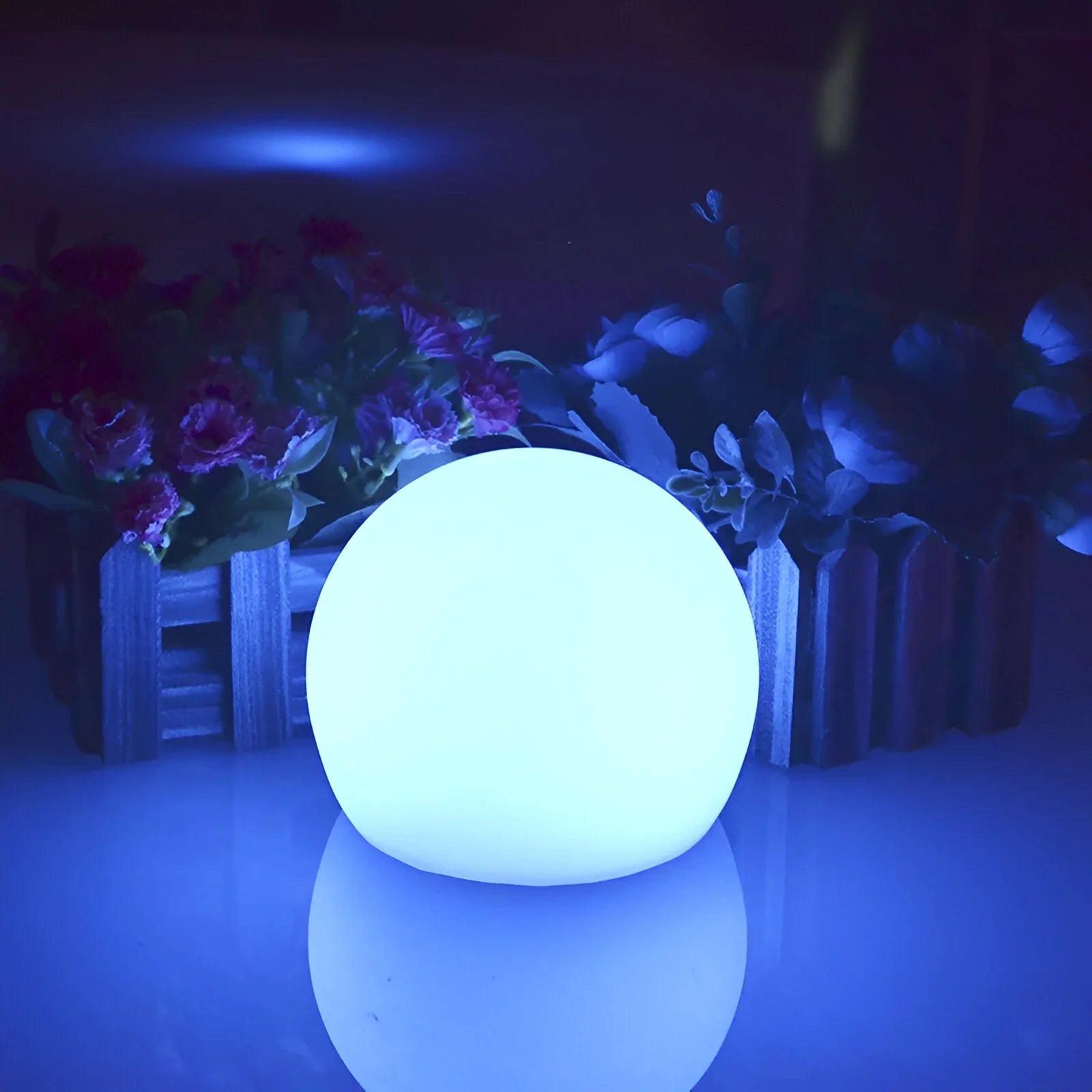 LumiGlobe Outdoor Globe Light – Weatherproof & Stylish