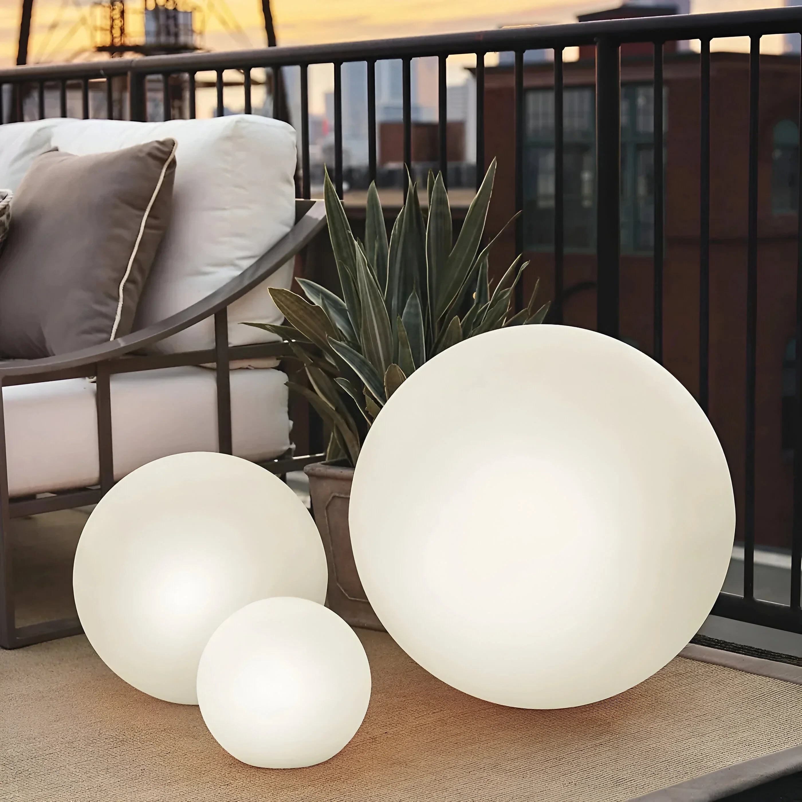 LumiGlobe Outdoor Globe Light – Weatherproof & Stylish