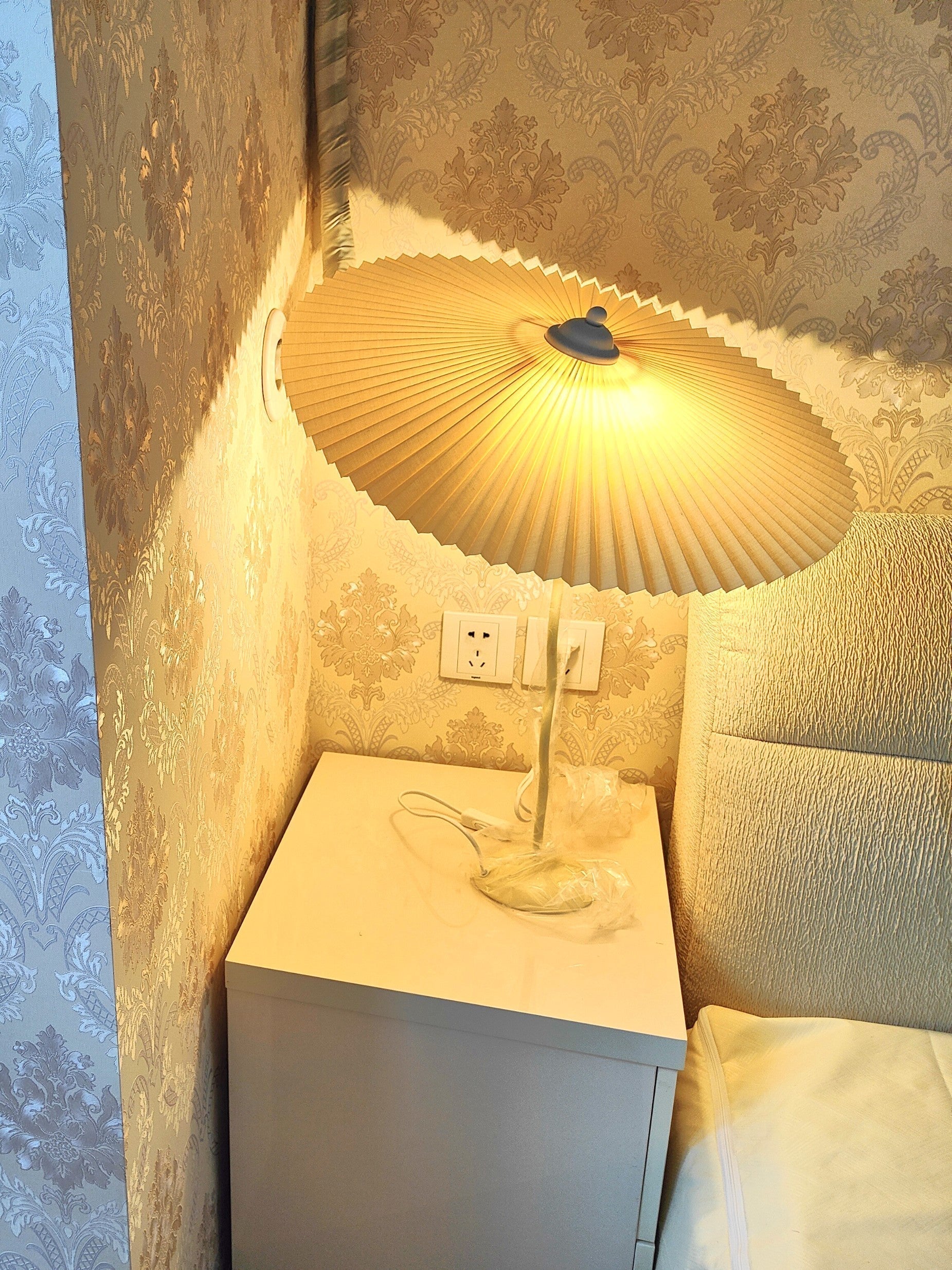 Pleated Umbrella Fabric Shade Lamp