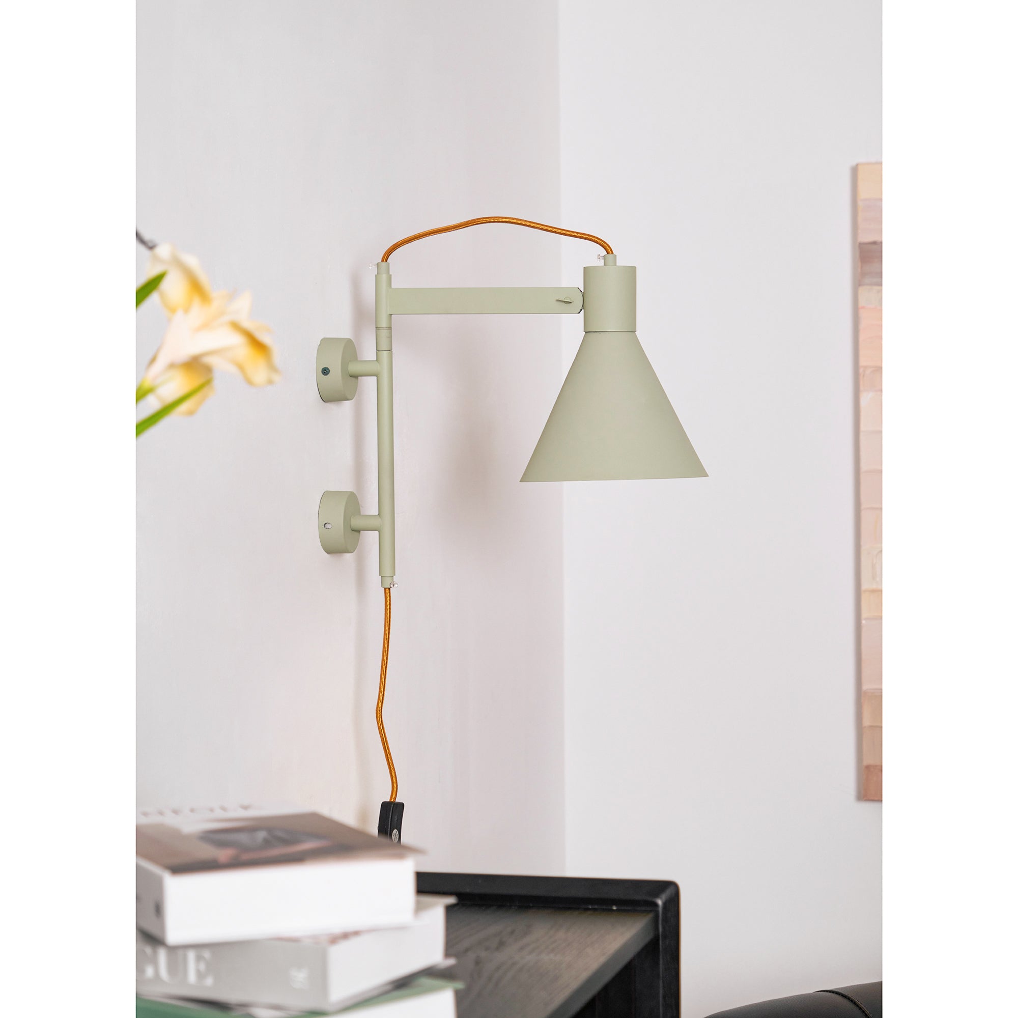 Aluminum Plug-in Wall Lamp – Sleek Design with E26/E27 Socket