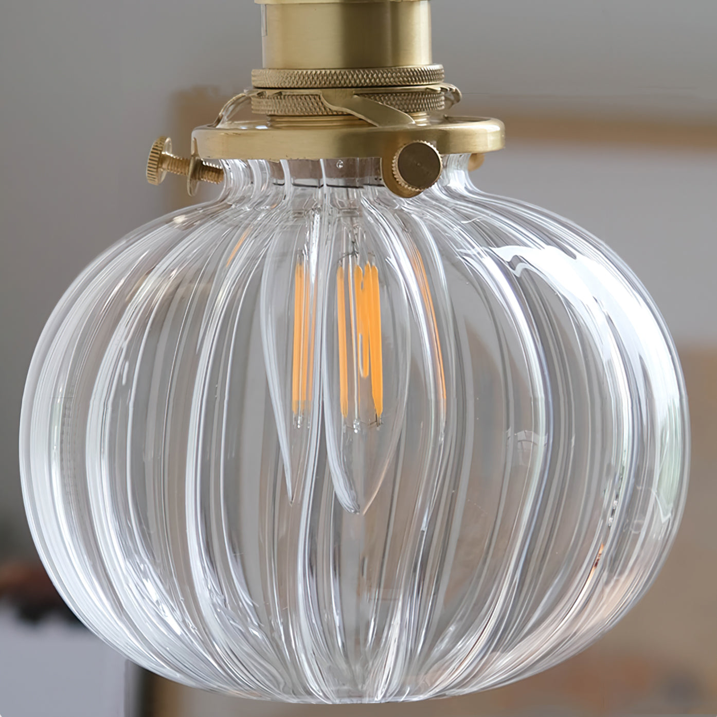 Vintage-Style Glass Wall Lamp with Pull Chain – Classic Brass Finish