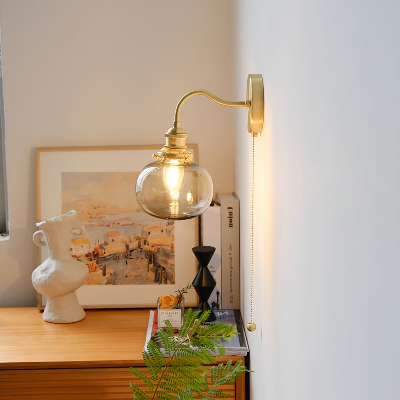 Vintage-Style Glass Wall Lamp with Pull Chain – Classic Brass Finish