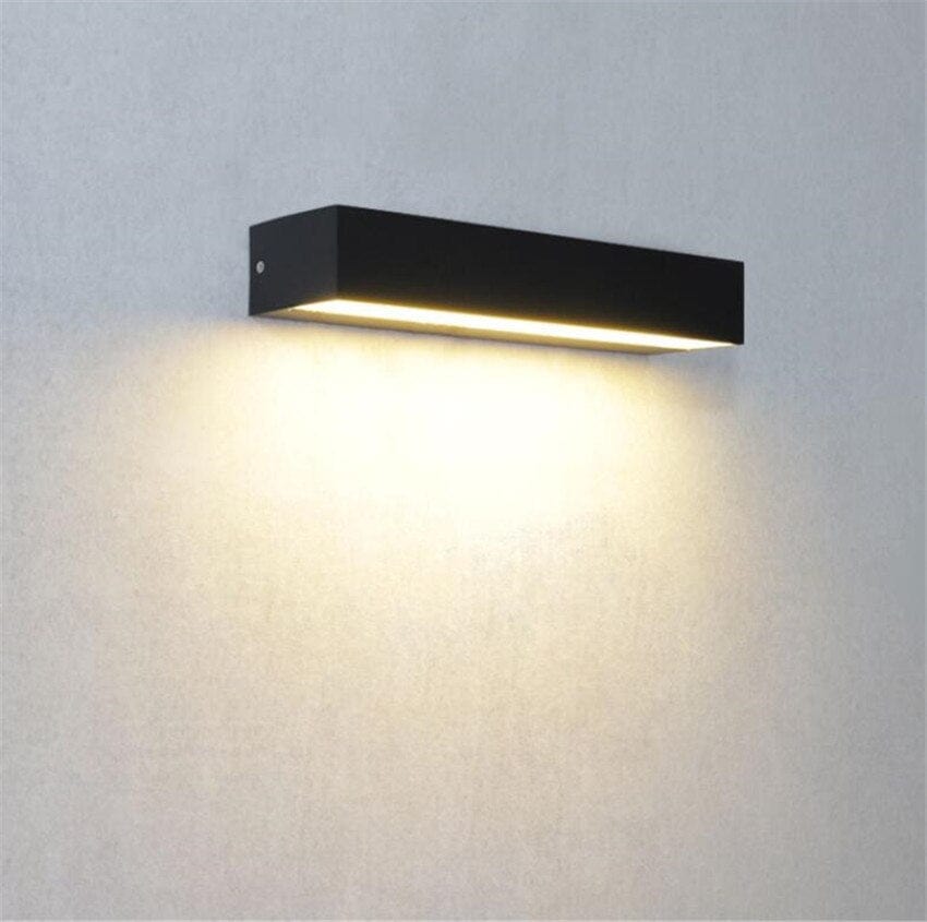 Glowing Bar Wall Lamp – Modern Outdoor Lighting