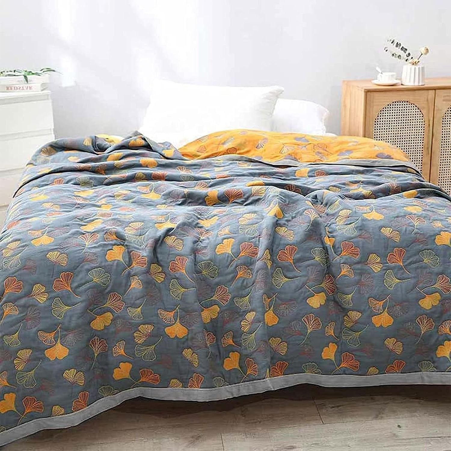 Cozy Throw Blanket Featuring Ginkgo Leaf Pattern