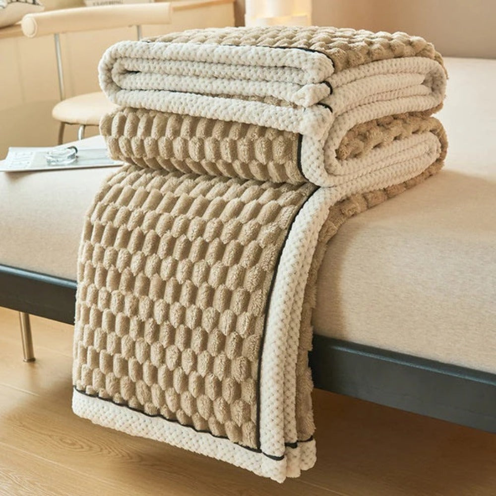 Cloud Cuddle Blanket – Gentle Touch for Elegant Interiors - Atelier Dubois Paris