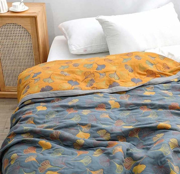 Cozy Throw Blanket Featuring Ginkgo Leaf Pattern