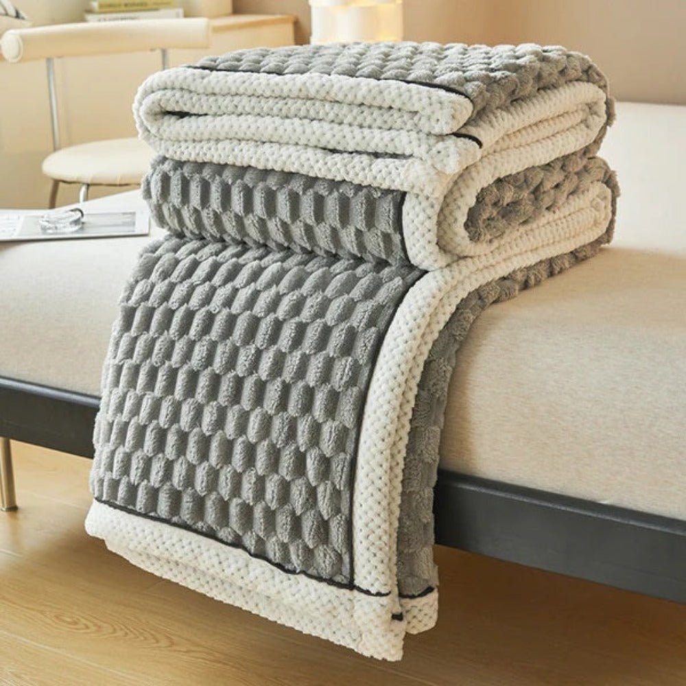 Cloud Cuddle Blanket – Gentle Touch for Elegant Interiors - Atelier Dubois Paris