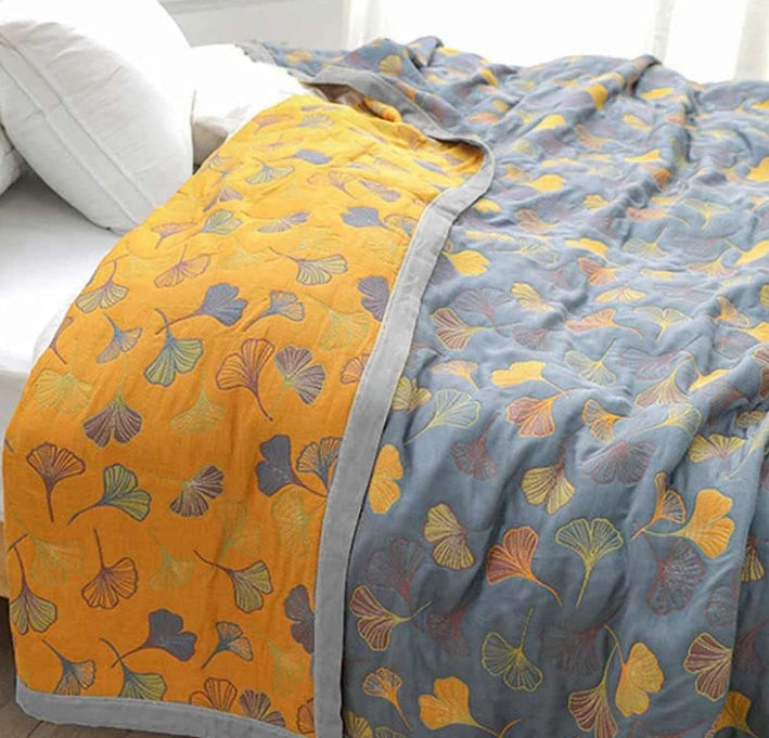 Cozy Throw Blanket Featuring Ginkgo Leaf Pattern
