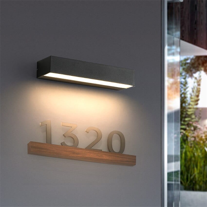 Glowing Bar Wall Lamp – Modern Outdoor Lighting