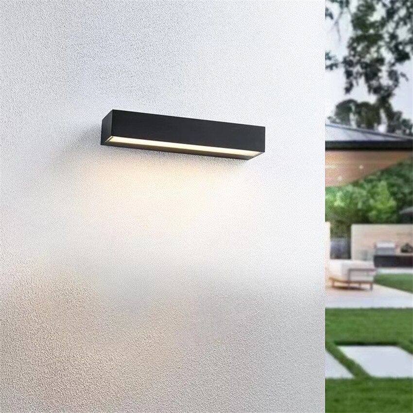 Glowing Bar Wall Lamp – Modern Outdoor Lighting