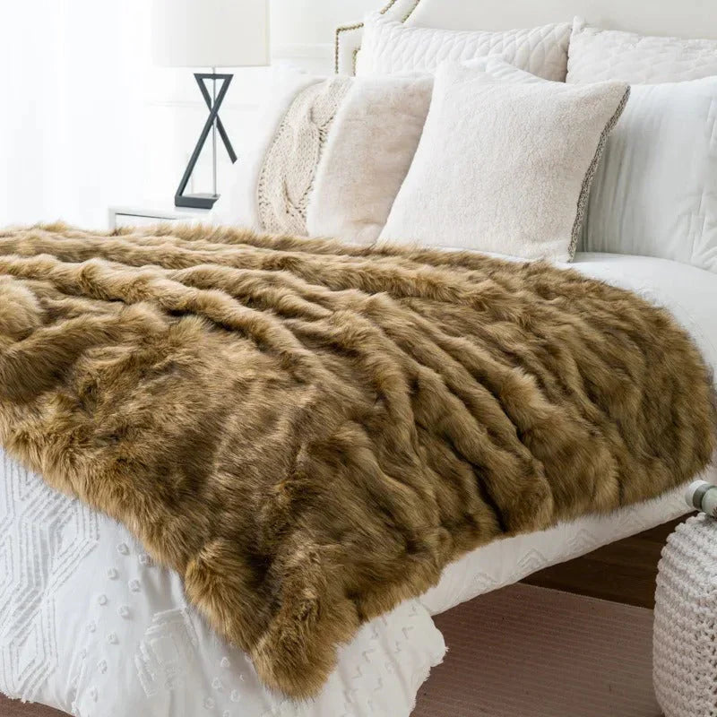 Plush Faux Fur Blanket – Elegant and Cozy Home Accessory - Atelier Dubois Paris