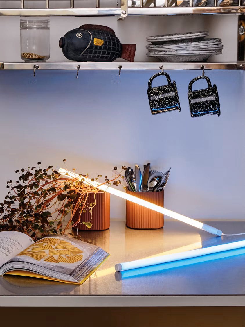 Neon-Style LED Floor Lamp – Vibrant Light Tube for Mood & Accent Lighting - Atelier Dubois Paris