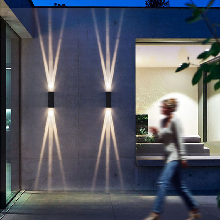 Slim Black Outdoor Wall Light – Energy-Efficient LED Fixture for Modern Spaces