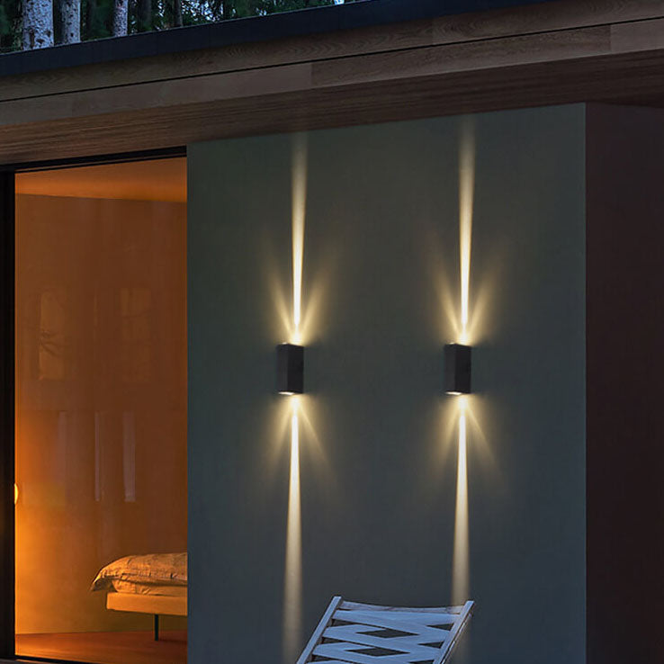 Slim Black Outdoor Wall Light – Energy-Efficient LED Fixture for Modern Spaces