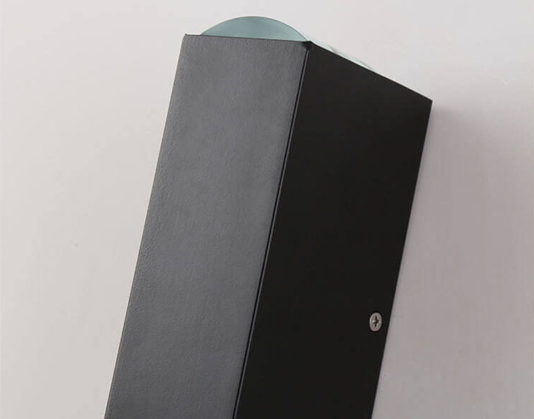 Slim Black Outdoor Wall Light – Energy-Efficient LED Fixture for Modern Spaces