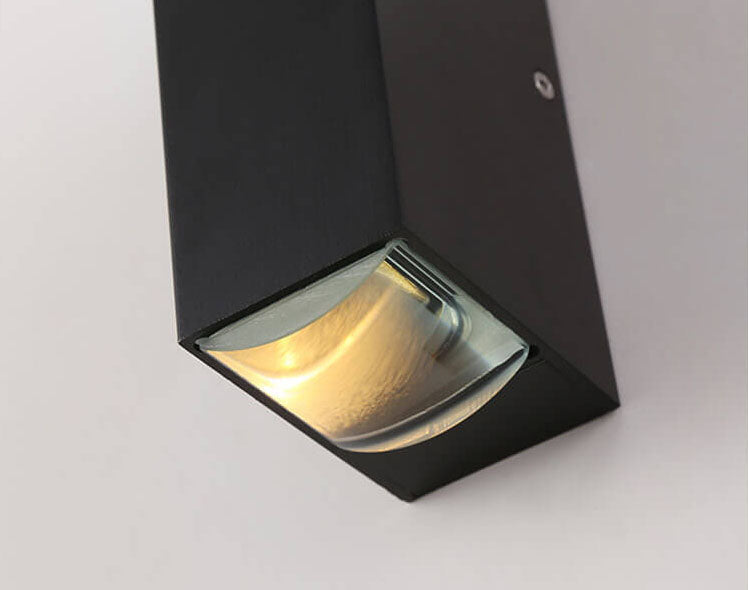 Slim Black Outdoor Wall Light – Energy-Efficient LED Fixture for Modern Spaces